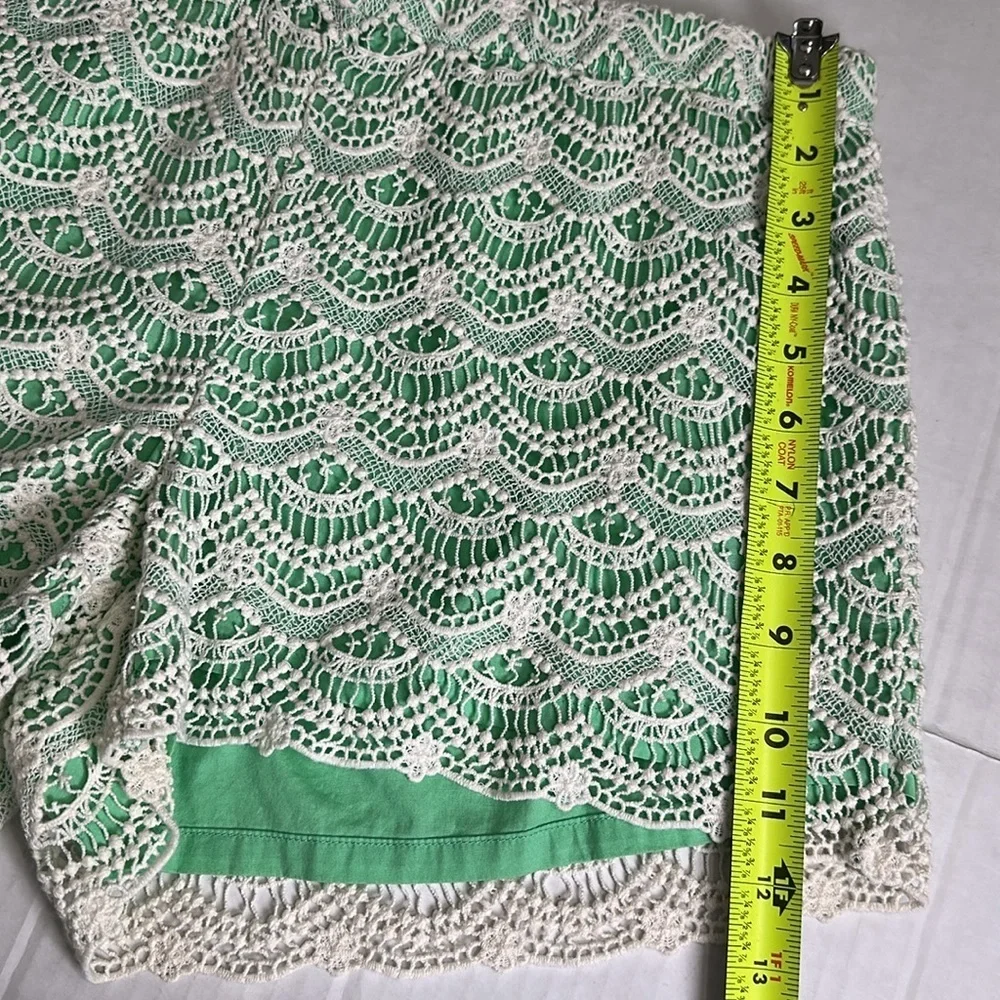 Southern Tide Women's Shorts Medium Pull On Green Lined‎ Lace Resort Coastal
